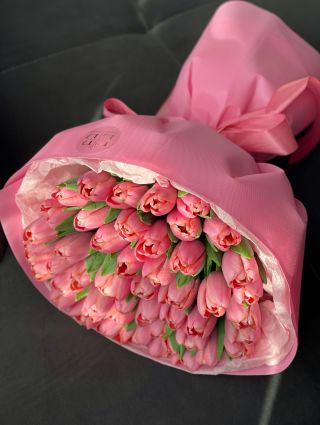 Усе починається з однієї квітки… і завершується історією 🌸 Щоб зробити замовлення: +420 606 398 183 (WhatsApp, Telegram)...